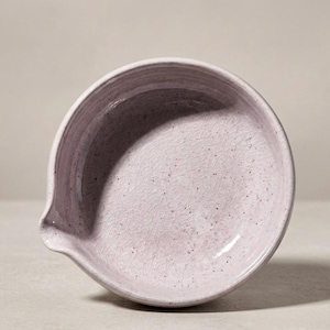 Matchakopp i stengods – Handgjord matchaskål i keramik med pip – Pottery Chawan