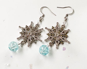 Snowflake earrings, winter jewelry, silver snowflake earrings, women’s earrings for Christmas
