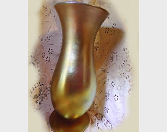 Sale or offer:  RARE AURENE STEUBEN,  Twelve inch vase, Gold, stunning, 1920s Vintage