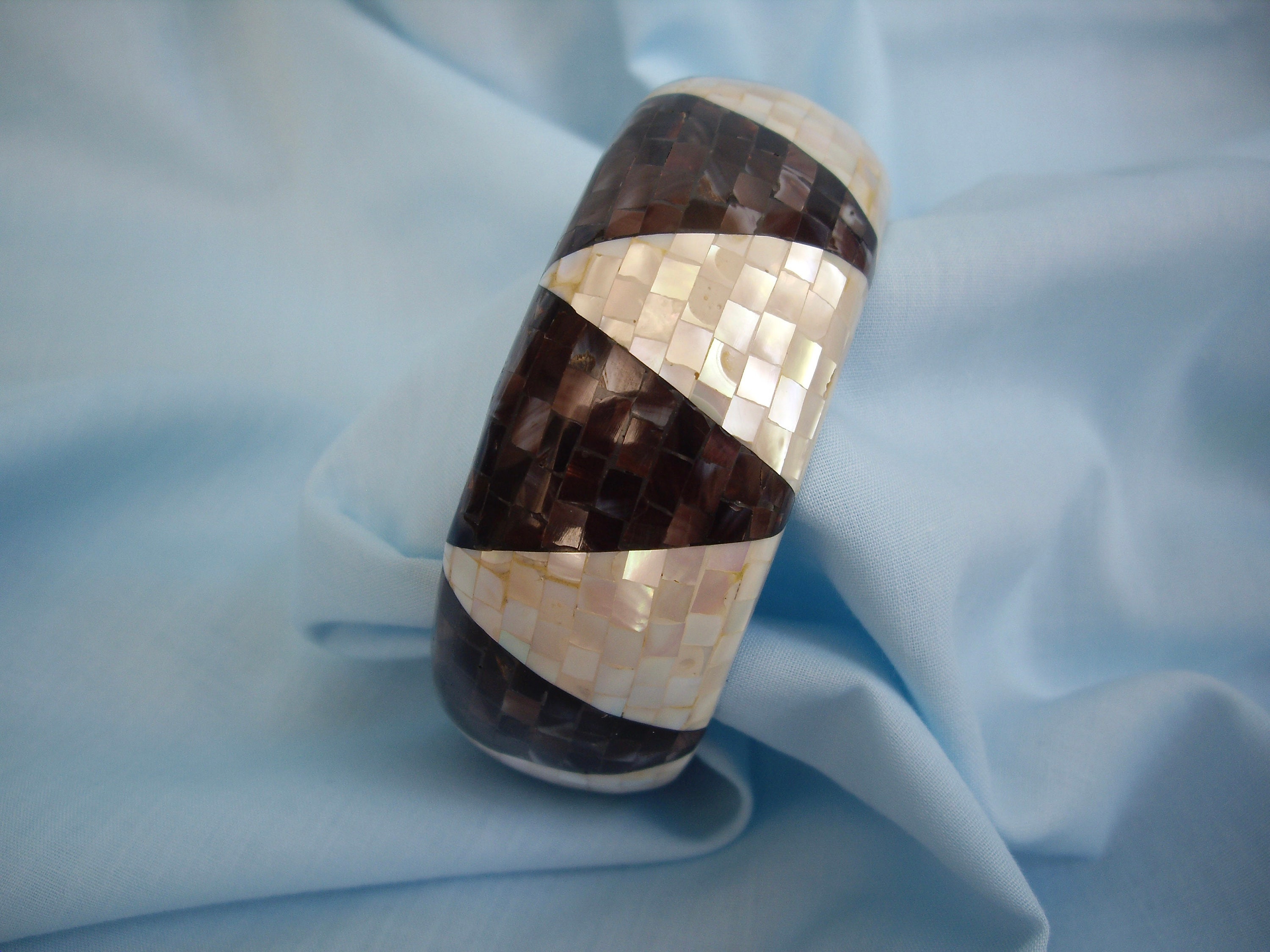 Vintage Iridescent Mother of Pearl Bangle Bracelet