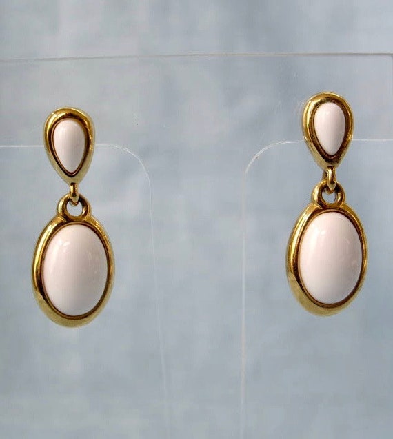 Vintage White and Gold Dangling Earrings - image 1