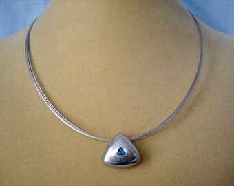 Vintage Sterling Silver Puffed Triangular Pendant Choker Necklace