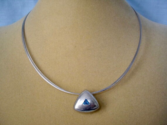 ON SALE Vintage Sterling Silver Puffed Triangular… - image 1