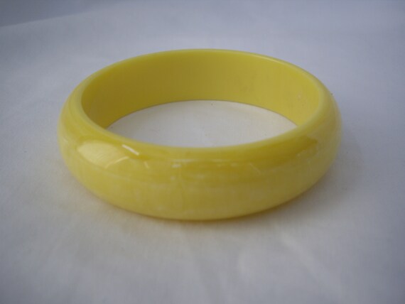 Vintage Yellow White Lines Bangle Bracelet - image 5