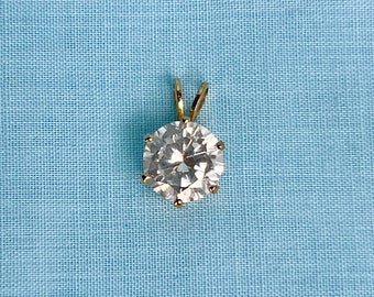 Vintage Crystal Diamond Solitaire Round Pendant Necklace