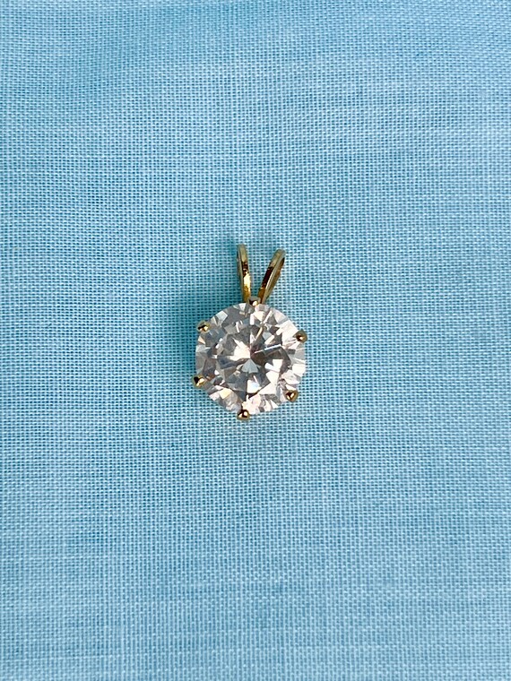 Vintage Crystal Diamond Solitaire Round Pendant Ne