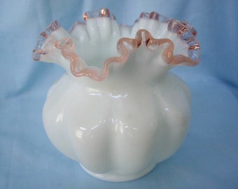 Vintage Fenton Rose Crest Double Crimp Tulip Vase