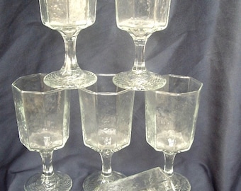 A LA VENTA: Seis vasos de agua/vino Libbey Vintage Clear Facets