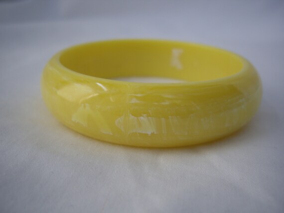 Vintage Yellow White Lines Bangle Bracelet - image 4