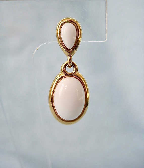 Vintage White and Gold Dangling Earrings - image 2
