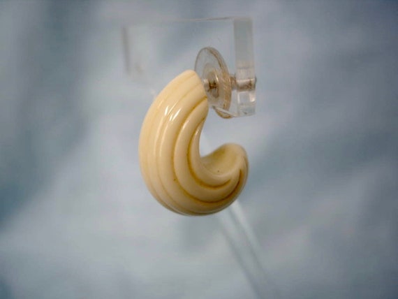 Vintage Cream Half Hoop Plastic Post Earrings - image 5