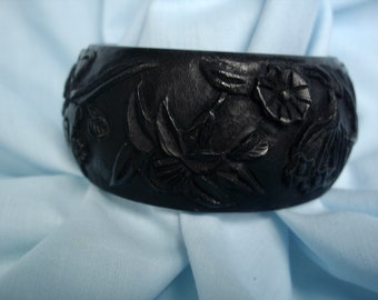 Vintage Black Carved Bangle Bracelet