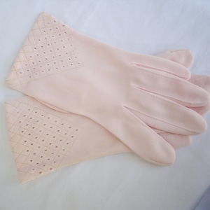 Vintage Pink Cotton ladies Wrist Gloves