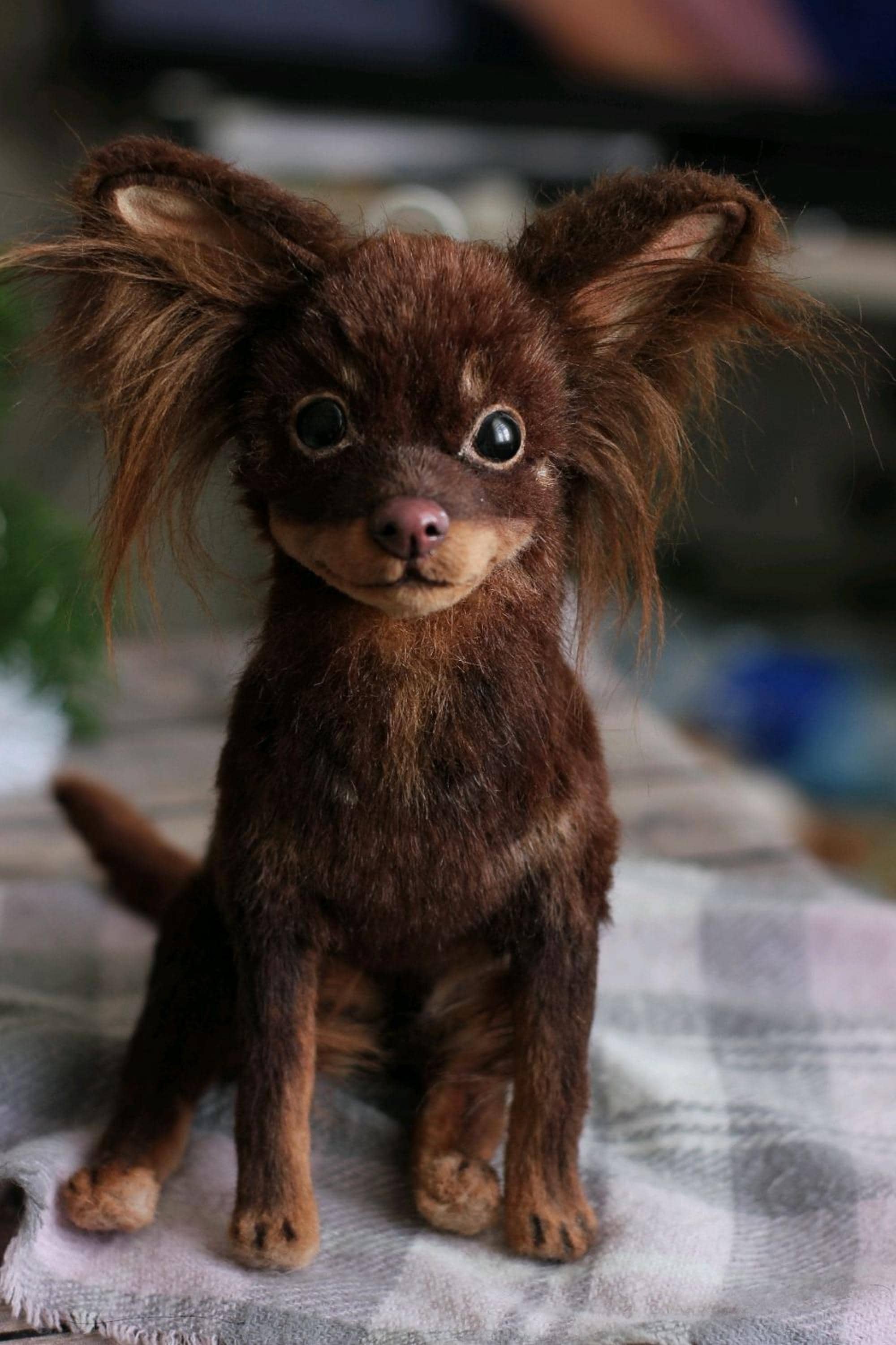 Perro de peluche ruso articulado