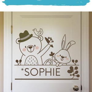 Adesivo de porta de animal personalizado – Decalque de nome personalizado para quarto de criança, decoração de berçário com tema de selva. Removível, versátil e exclusivamente seu!