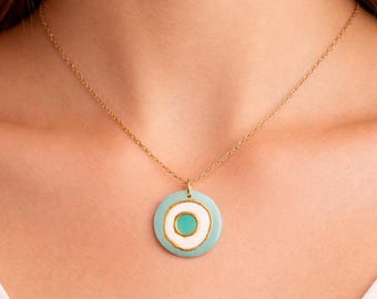 Collar con colgante de ojo turco hecho a mano / Colgante de arcilla polimérica, cadena chapada en oro, joyería minimalista de verano