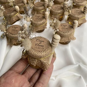 Honey Jar Wedding Favors, Bee Themed Personalized Gift, Honey Bridal Shower Favors, Mini Honey Jar Favors, Honey Baby Shower Favors.