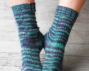 Under the Umbrella Socks // Hand knitting Pattern // digital download // sock weight // fingering weight