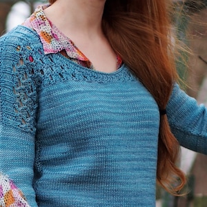 Damen Pullover mit Blumenspitze Detail, Damen Pullover, Pullover, Strickmuster PDF / Drop Schulter Rolled Rundhalsausschnitt / DK Weight Design / georgia Garn