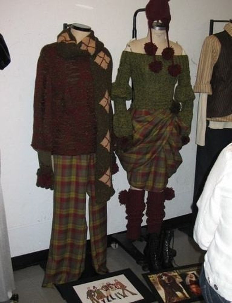 Pattern Queen Isabella's Celtic Costume Puffed Sleeve Sweater image 3