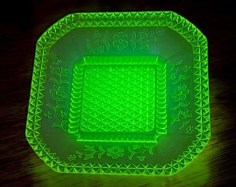 Antique EAPG Vaseline Glass Tray – 10" Adams Wildflower Pattern – Uranium Glass – Etched Floral & Diamond Design – Glows Under UV Light
