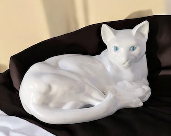 Vintage Italian Life-Size Ceramic Cat Figurine with Blue Glass Eyes – White Porcelain Cat Sculpture, Mid-Century Home Decor