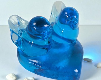 Signed 1993 Leo Ward Blue Glass Lovebirds – Heart Base Paperweight – Bluebirds of Happiness Figurine
