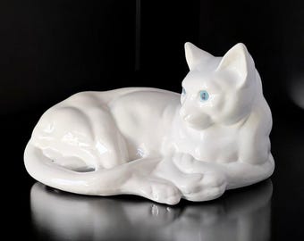 Vintage Italian Life-Size Ceramic Cat Figurine with Blue Glass Eyes – White Porcelain Cat Sculpture, Mid-Century Home Decor