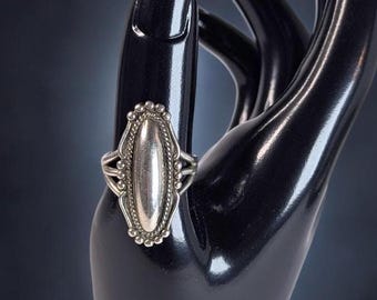 Vintage Southwestern Sterling Silver Statement Ring – Size 7.75 US
