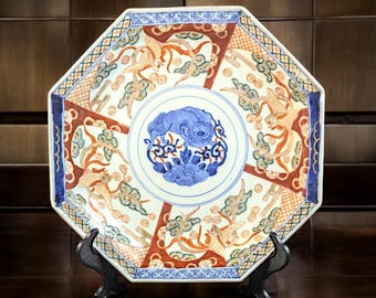 Antique Japanese Imari Octagonal Plate – Shishi Lion & Phoenix Design, Hand-Painted Arita Porcelain, c.1860–1885 (10.25")