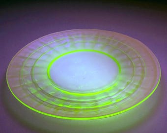 Vintage Uranium Glass Plates – Anchor Hocking Block Optic, 1930s Art Deco 8.5", 6 available
