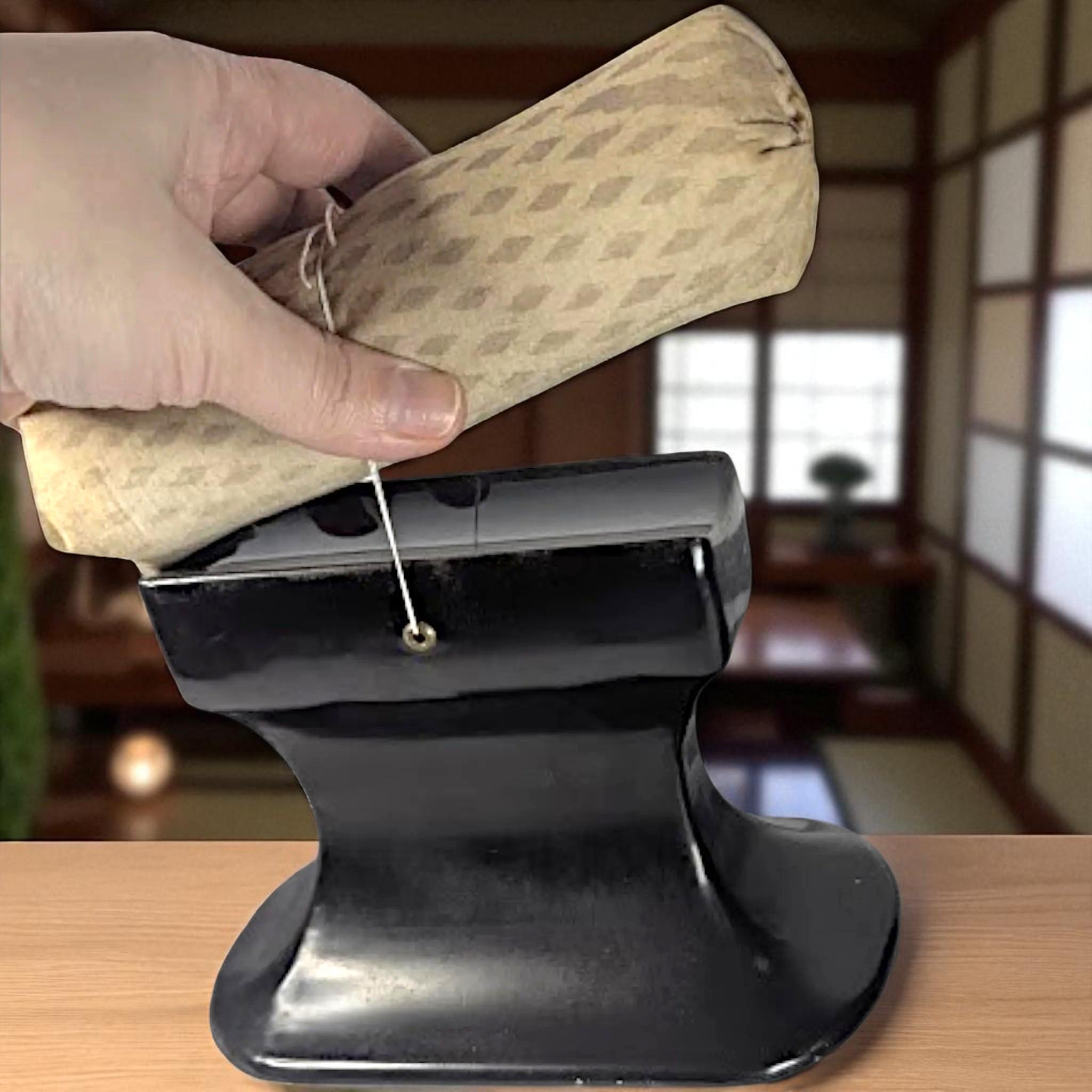 Head rest枕　コンゴ(旧ザイール)ヴィンテージ Antique Japanese Lacquered Wood Pillow – Traditional Kiri Headrest