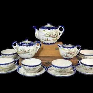 Vintage Japanisches Porzellan Tee-Set - Handgemalte Pastorale Szene (1921-1945)