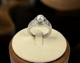 Vintage Fine Quality White Cultured Pearl Sterling Silver Ring - Rope Halo with Natural Patina, Size 8.5