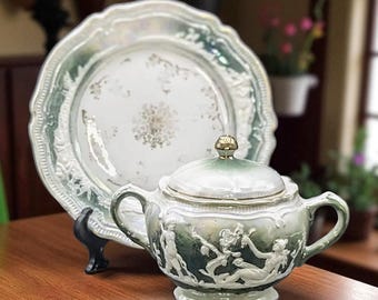 Antique Prussia Iris Saxony Sugar Bowl & Plate Set – Lustre Glaze with Classical Figures – Altenburg Porcelain, Germany, c. 1890–1910
