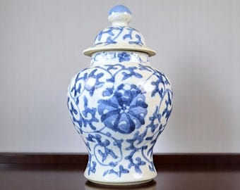 Vintage Chinese Blue and White Ginger Jar with Kangxi Mark –  Mid-20th Century Export Porcelain – Decorative Lidded Jar – 9.5" Tall