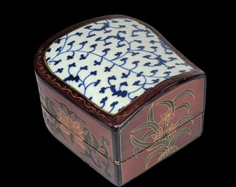 Vintage Red Lacquer Floral Inlaid Box with Porcelain Shard Top – Exquisite Asian Decorative Trinket Box