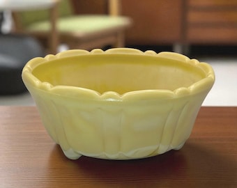 Vintage Akro Agate Slag Glass Bowl – Custard Yellow Footed Candy Dish – Glows Pink Under UV – Mid-Century Molded Glass – 5.25” – Made in USA