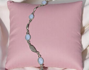 Vintage Sterling Silver Cat's Eye Chalcedony Bracelet – 7.25" – Oval Cabochons – Stylized CR Hallmark