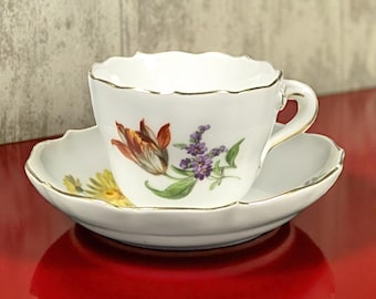 Vintage Meissen Streublumen Demitasse Cup and Saucer: Mid-Century German Porcelain