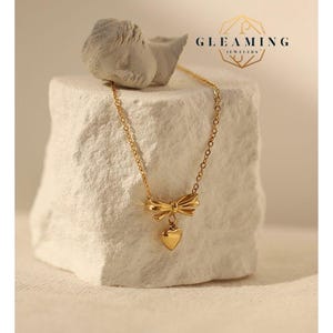 Collar de lazo personalizado, collar de cinta bonito, collar de lazo de corazón, colgante de letra, collar de corazón rosa, collar delicado, dije delicado