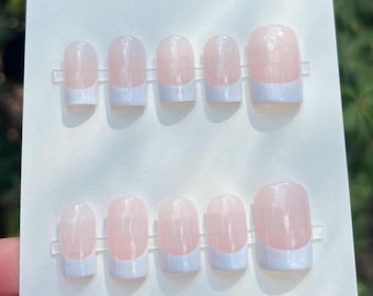 French Tip-naglar | Gelpressning | Handgjorda naglar | Nagelkonst
