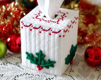 PATTERN: Holly Leaf Tissue Box Cover in Plastic Canvas