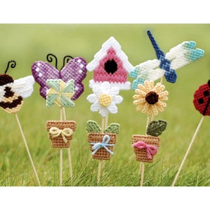 PATTERN: Summer Plant Pokes in Plastic Canvas