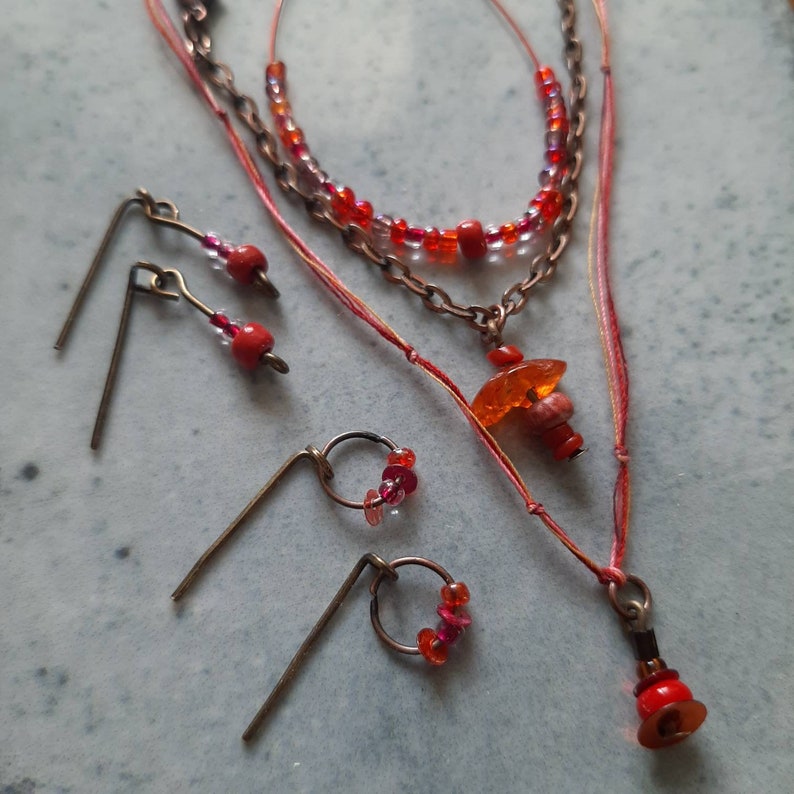 Set of doll jewellery in Red and Brass for 16 dolls 2 x necklace 2 x earrings image 6