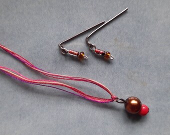 SchmuckSET in Chesnut & Red mit Perlenanhängern und Ohrringen für 1:6 und 16" Puppen