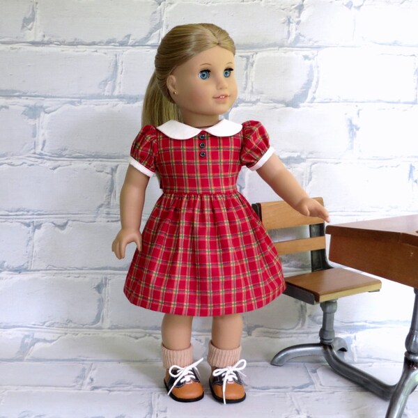 1950s vintage Style Red Plaid Dress avec Bobby Socks, 18 pouces Doll Clothes Maryellen School Dress and Socks