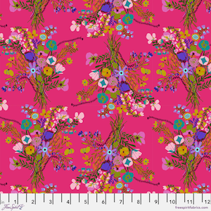 Puede incluir: Una tela rosa con un patrón repetitivo de ramos florales coloridos. Los ramos están compuestos por varias flores en tonos de rosa, morado, amarillo, naranja, verde y azul. La tela tiene 12 pulgadas de ancho.