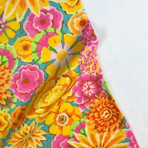 Enchanted Yellow - Kaffe Fassett - PWGP172 - 100% Quilters Cotton