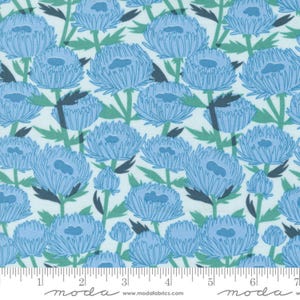November Blumen Hellstes Blau - Liebesbrief - Lizzy House - Moda 100% Quilters Cotton 37122-34